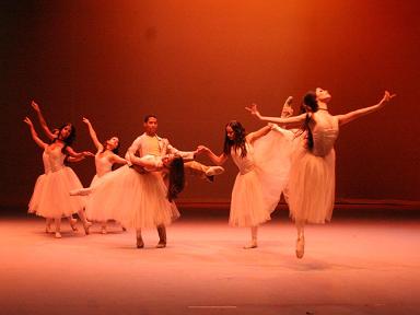 Compañía de Jóvenes Bailarines en Talento Joven Bellas Artes, Sto. Dgo